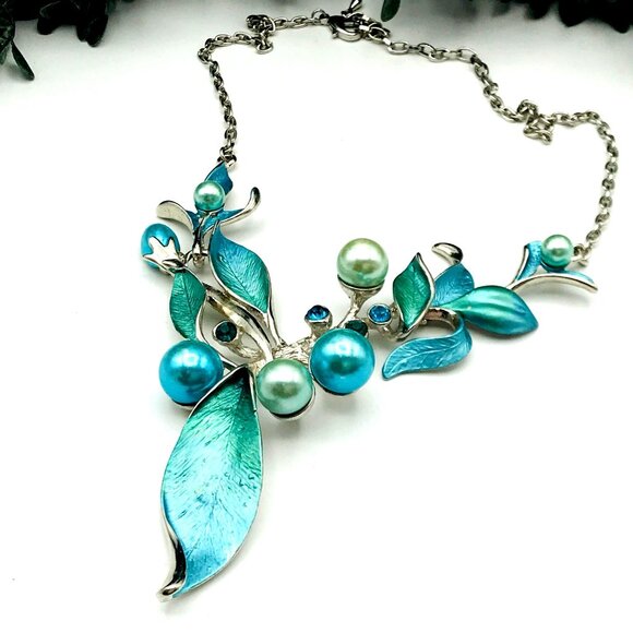Vintage Style Aqua Leaf & Pearl Statement Necklace With Silver Chain ***See Note - Picture 1 of 5